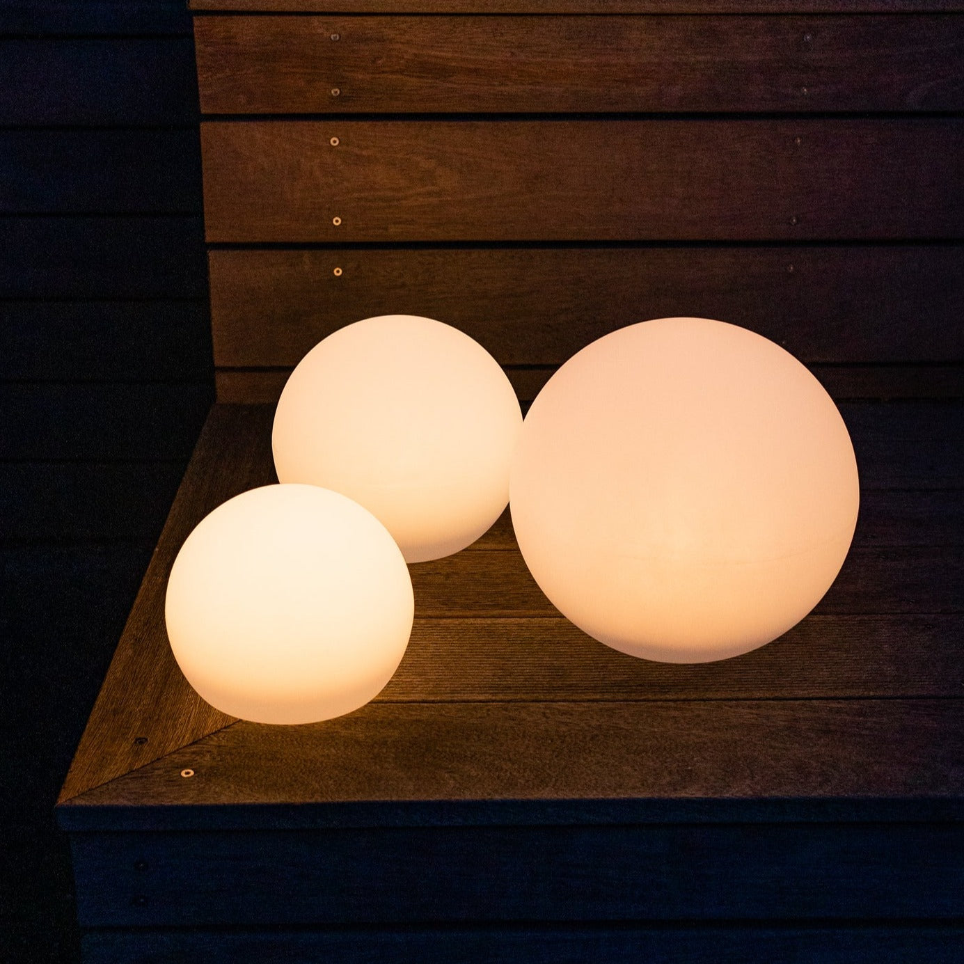 Gartner | Spherical Garden Light