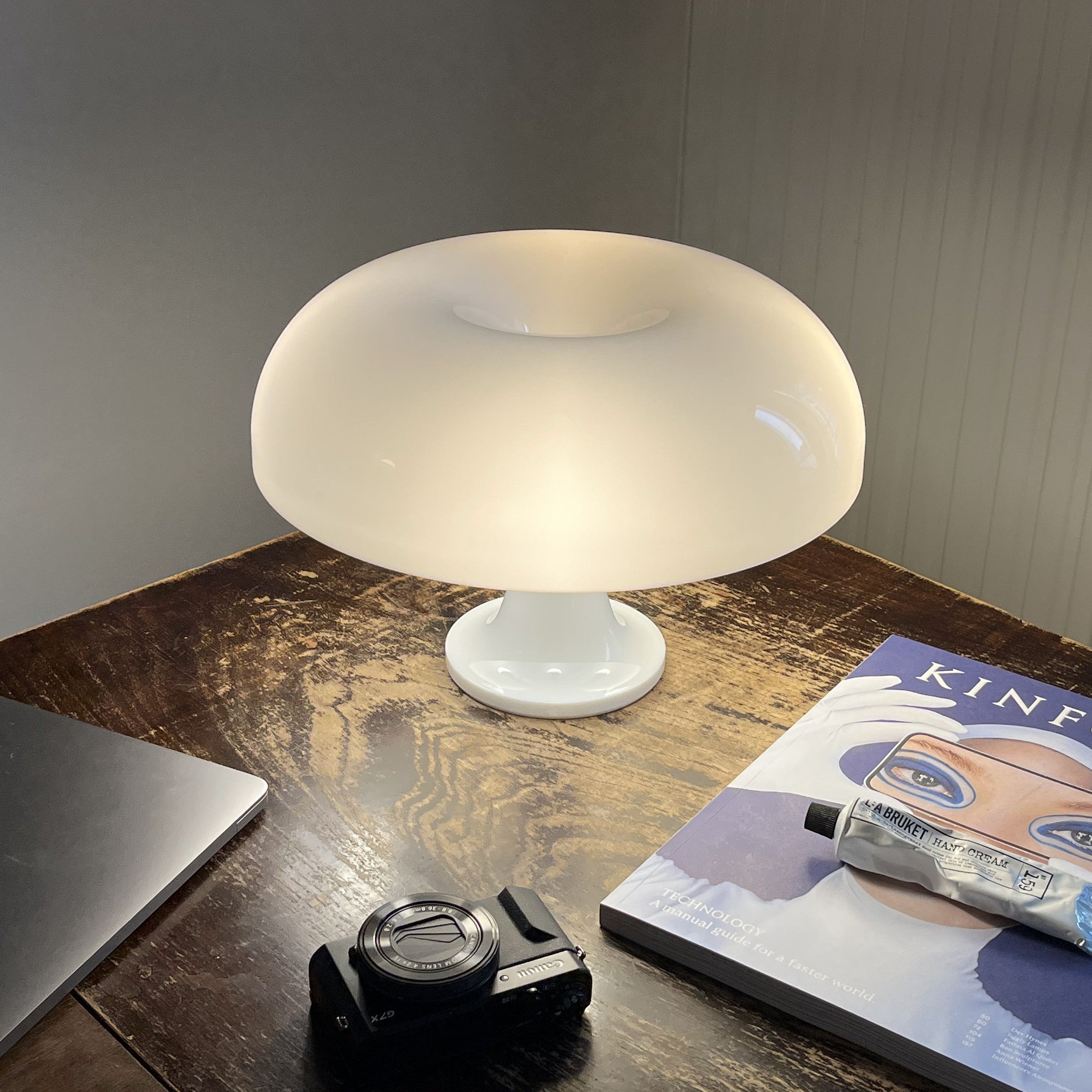 Orbe | Designer LED Pilz Bordslampa