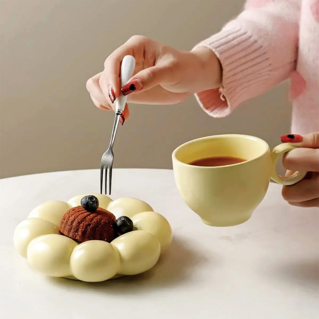 Solsortermugg | Vackert Blommönster för Morgonkaffet