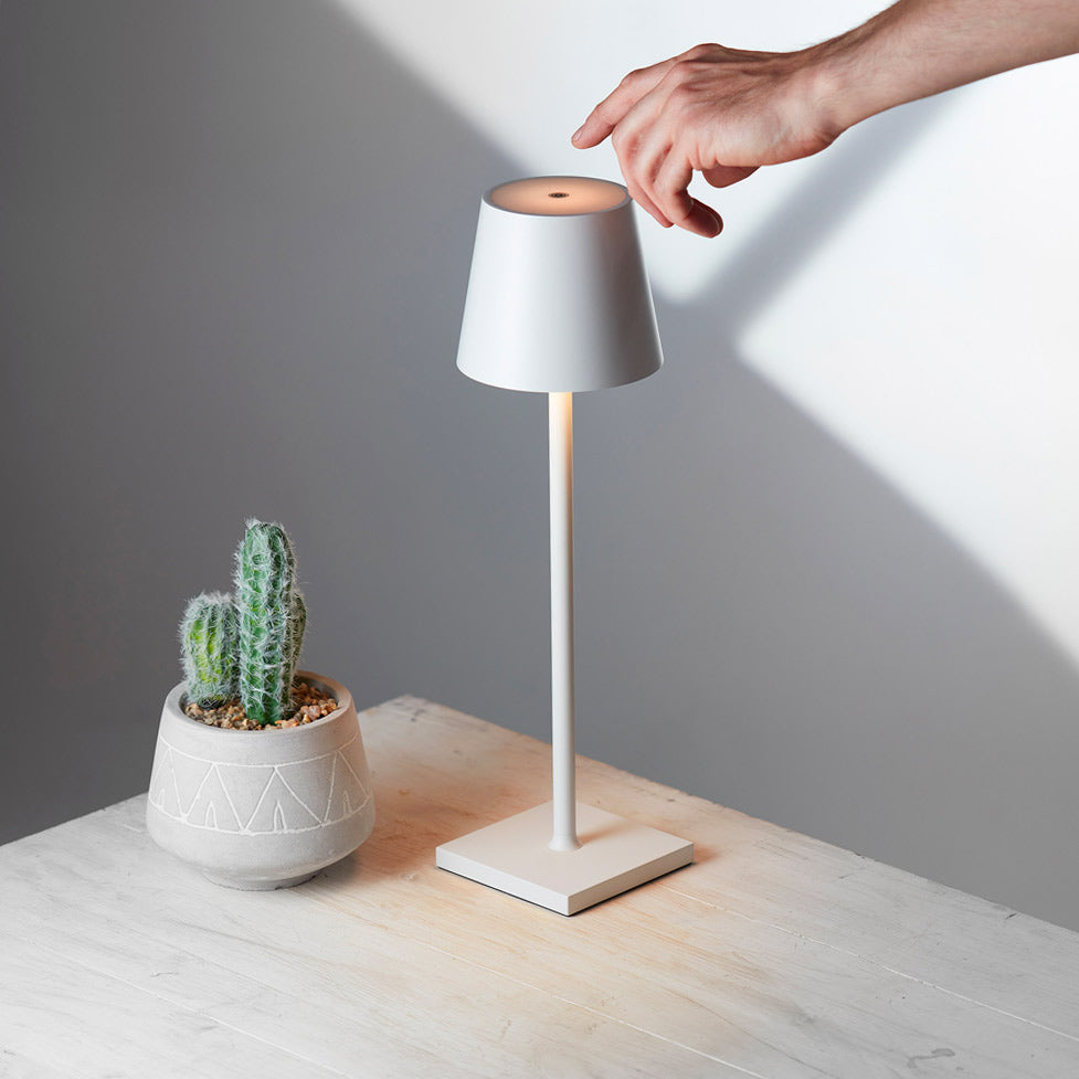 Ilumi | Bordslampa med touch-kontroll